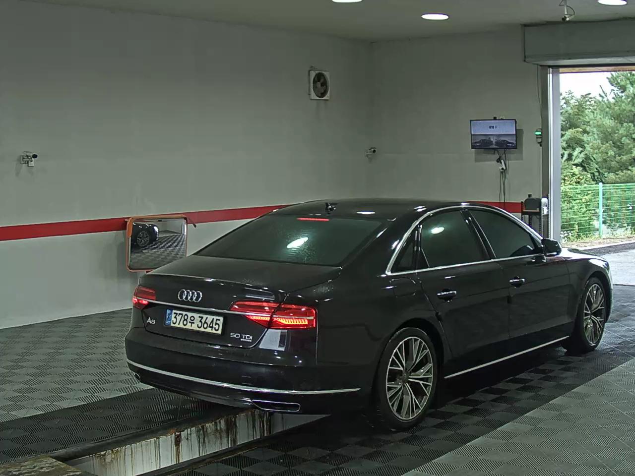 أودي إيه 8 (3Rd Gen) 50 TDI كواترو 2015