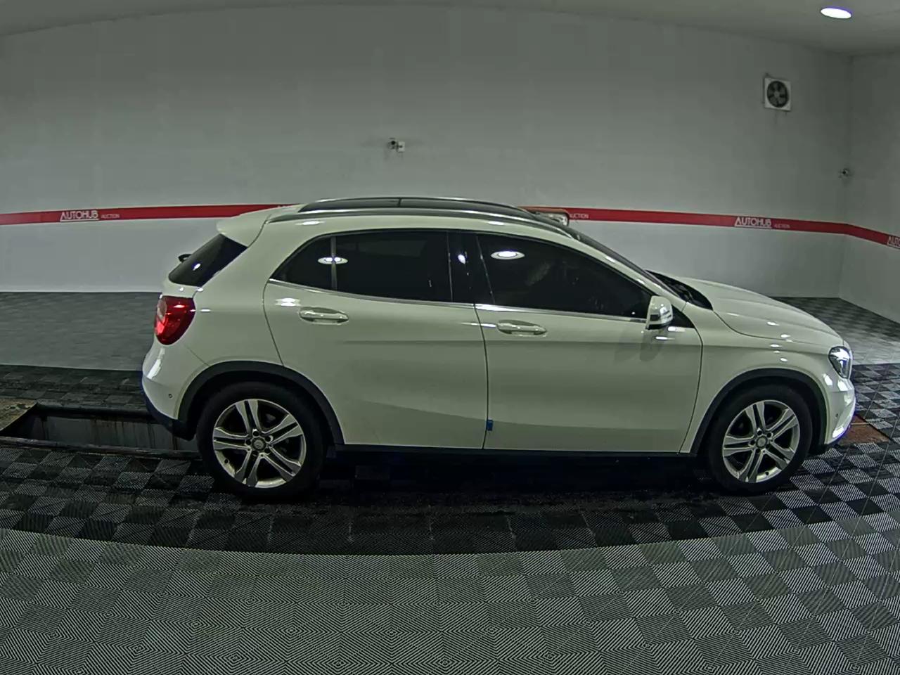 مرسيدس بنز جي إل إيه Class جي إل إيه 200 Cdi 2015