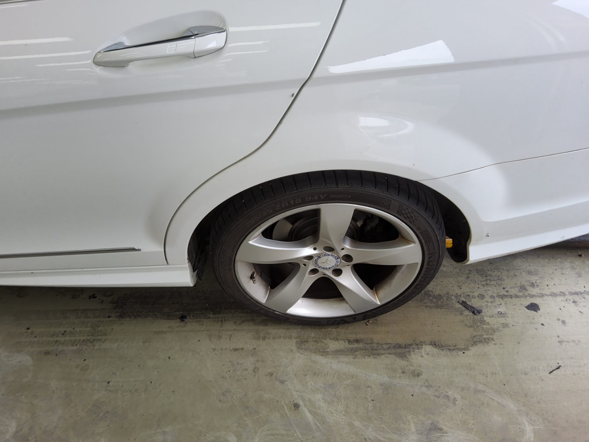 مرسيدس بنز C Class (3Rd Gen) C200 Avantgarde Edition C 2014 C200