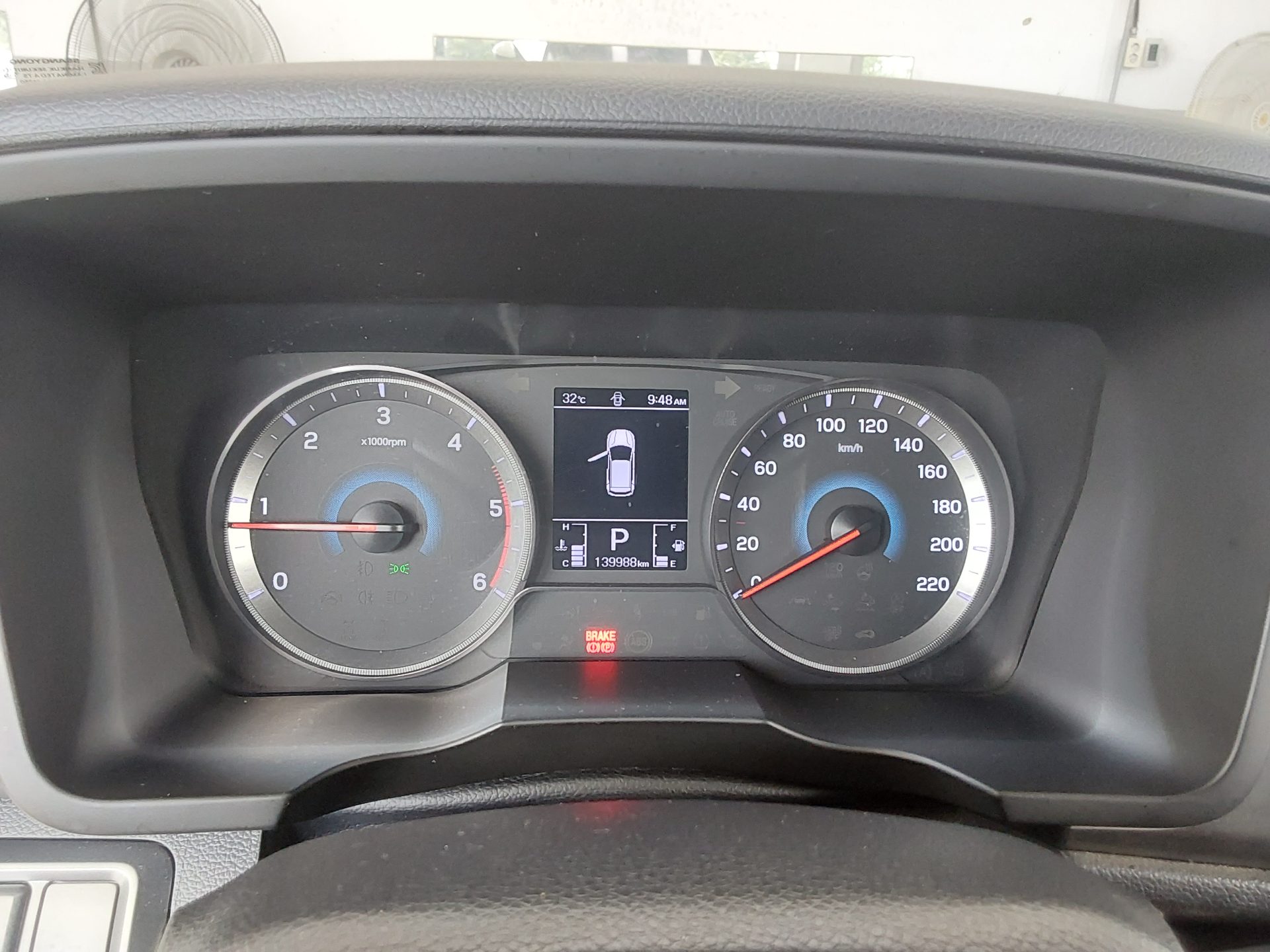 كي جي موبيليتي Mobility (سانج يونج) Very جديد تيفولي 1.6 ديزل دفع ثنائي V1 2020
