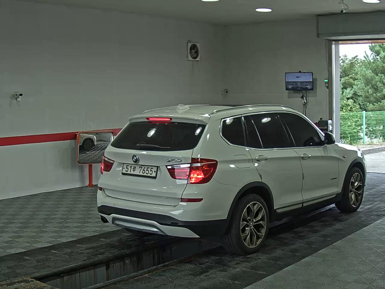بي إم دبليو X3 (2Nd Gen) 20D إكس درايف X Line 2015 LINE