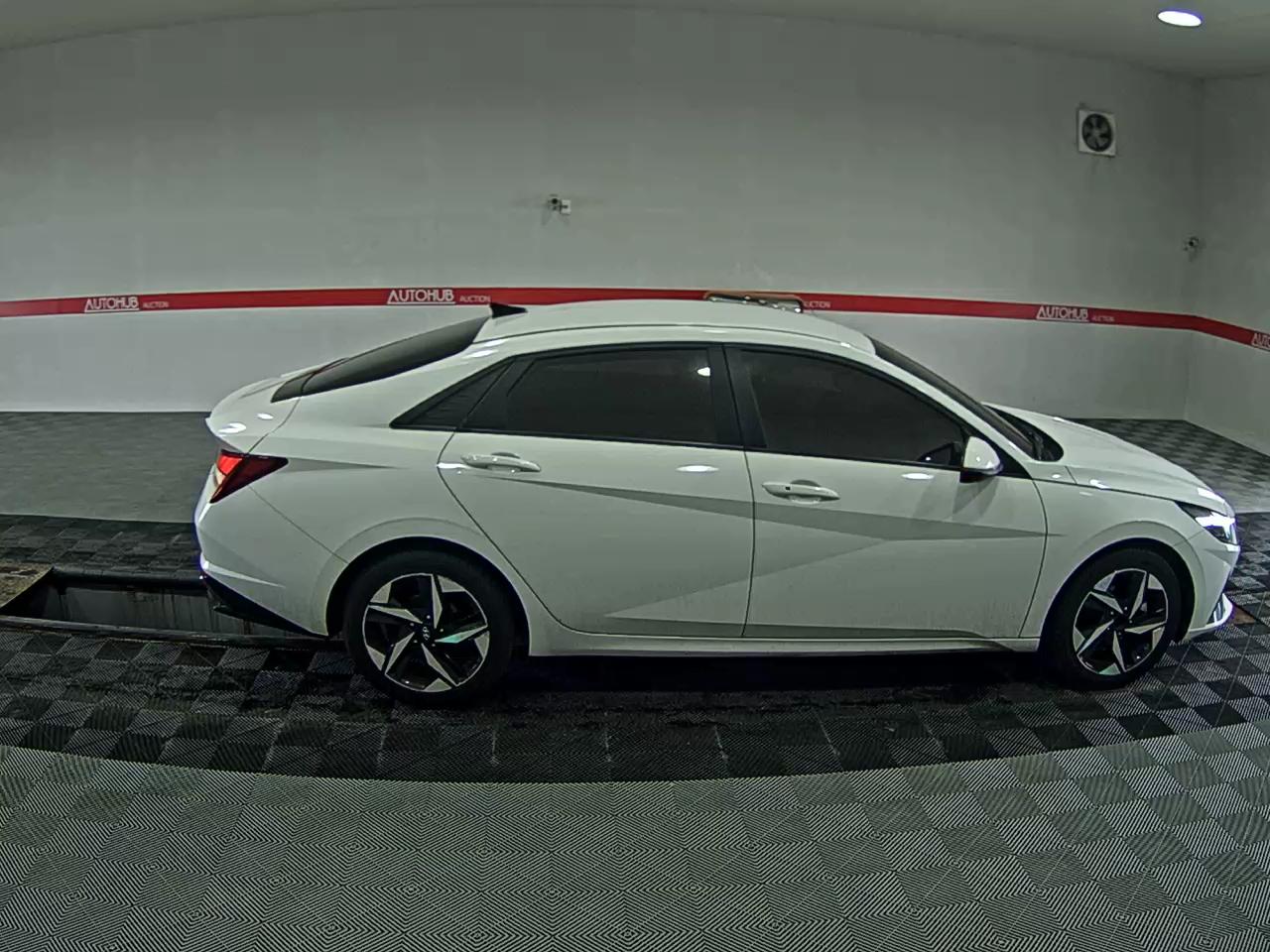 هيونداي أفانتي 2023 MODERN