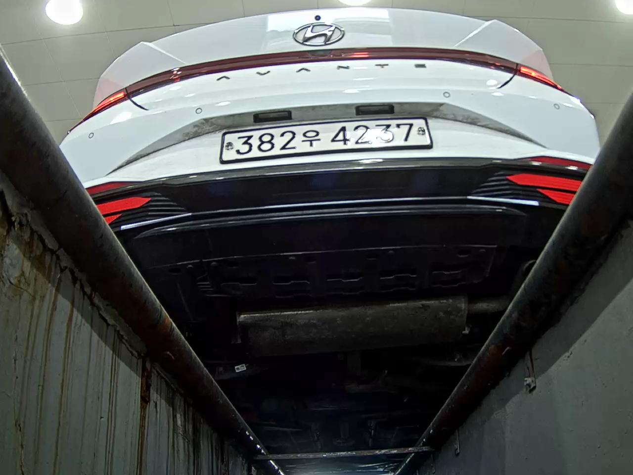 هيونداي أفانتي 2023 MODERN