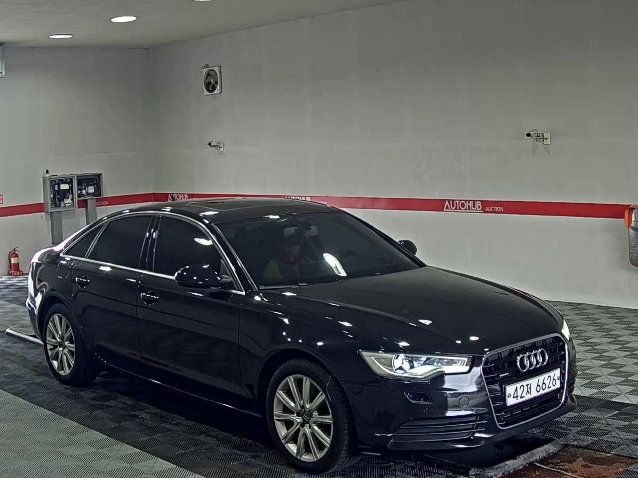أودي إيه 6 (4Th Gen) 3.0 TDI كواترو 2012
