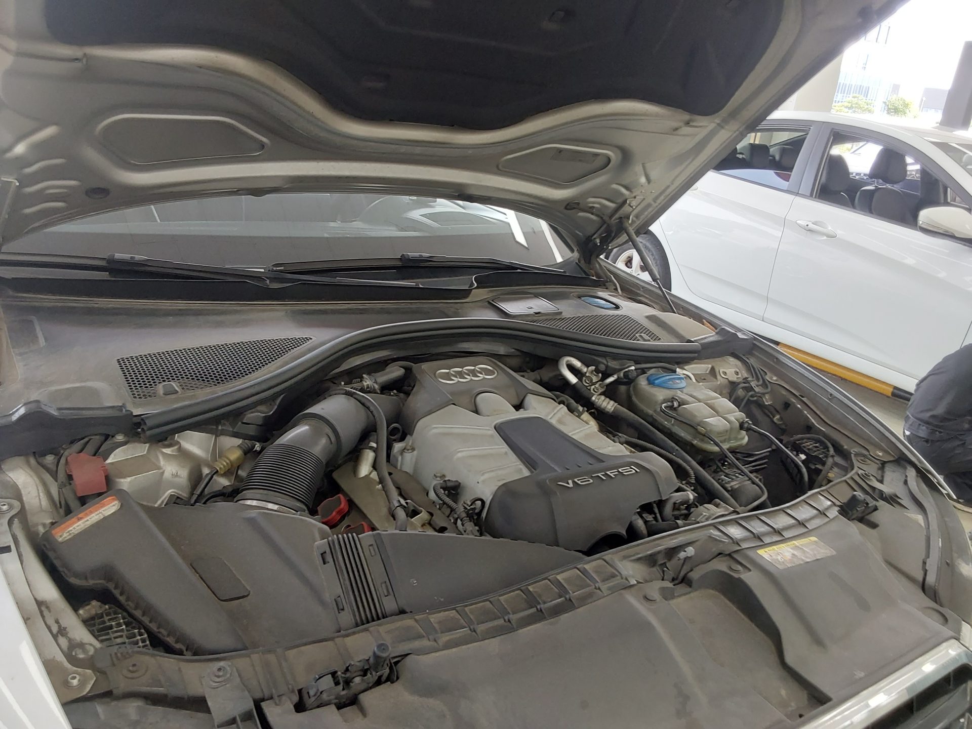 أودي إيه 6 (4Th Gen) 3.0 Tfsi كواترو Dynamic 2012