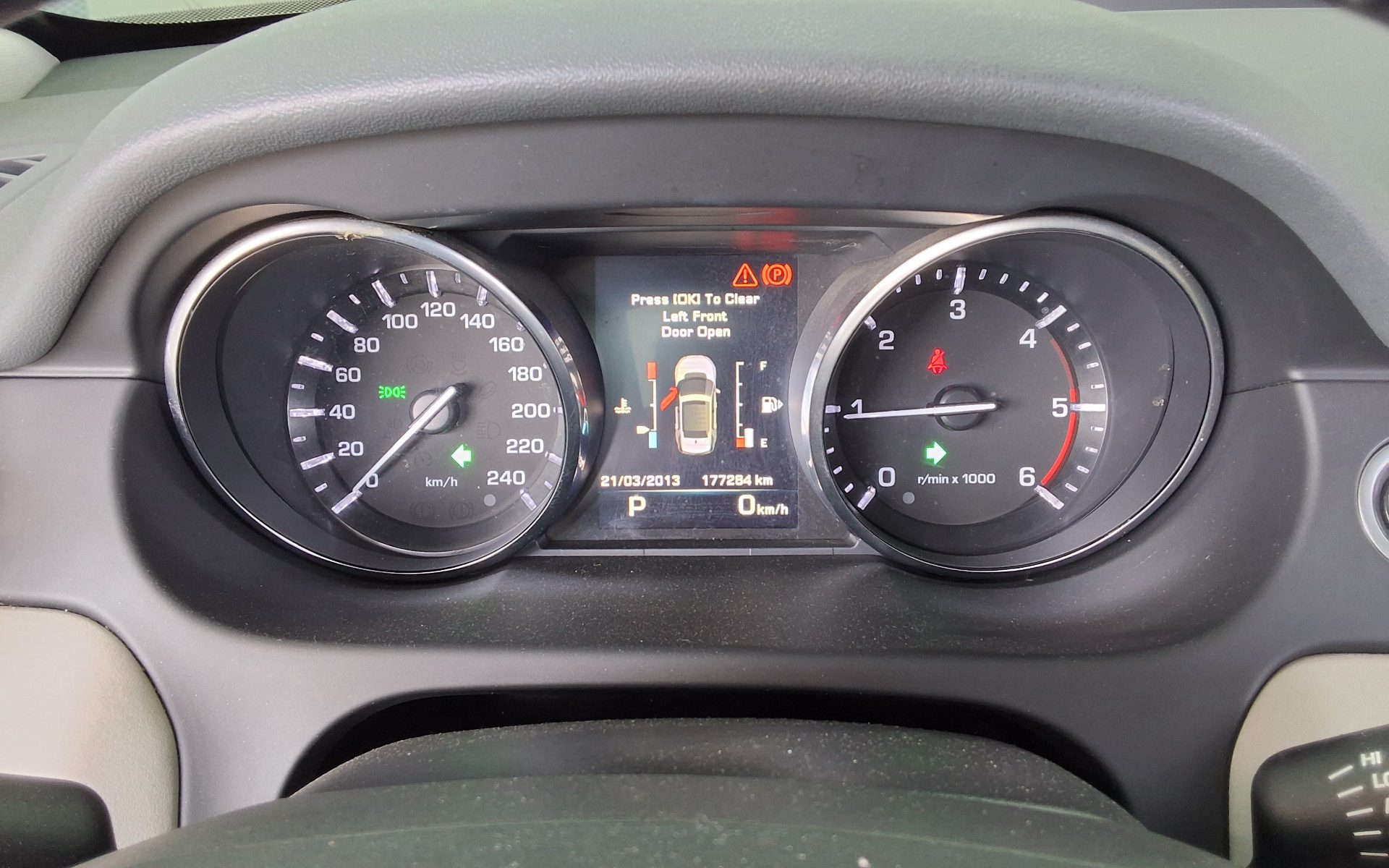 لاند روفر Rover Discovery Sport 2.0 Td4 Se 2016 SPORT SE