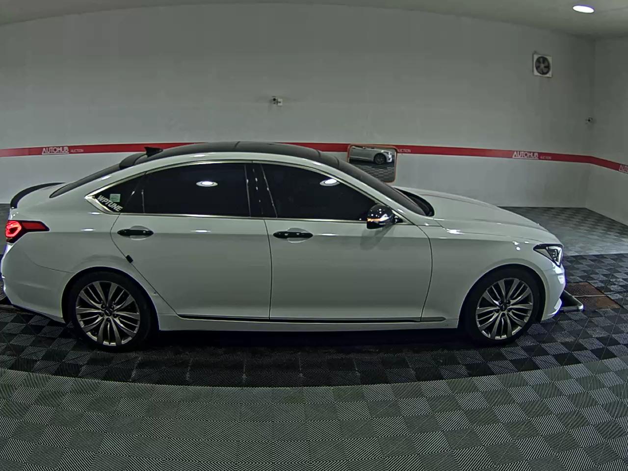 هيونداي جينيسيس Dh G330 دفع كلي بريميوم 2016 دفع رباعي بريميوم