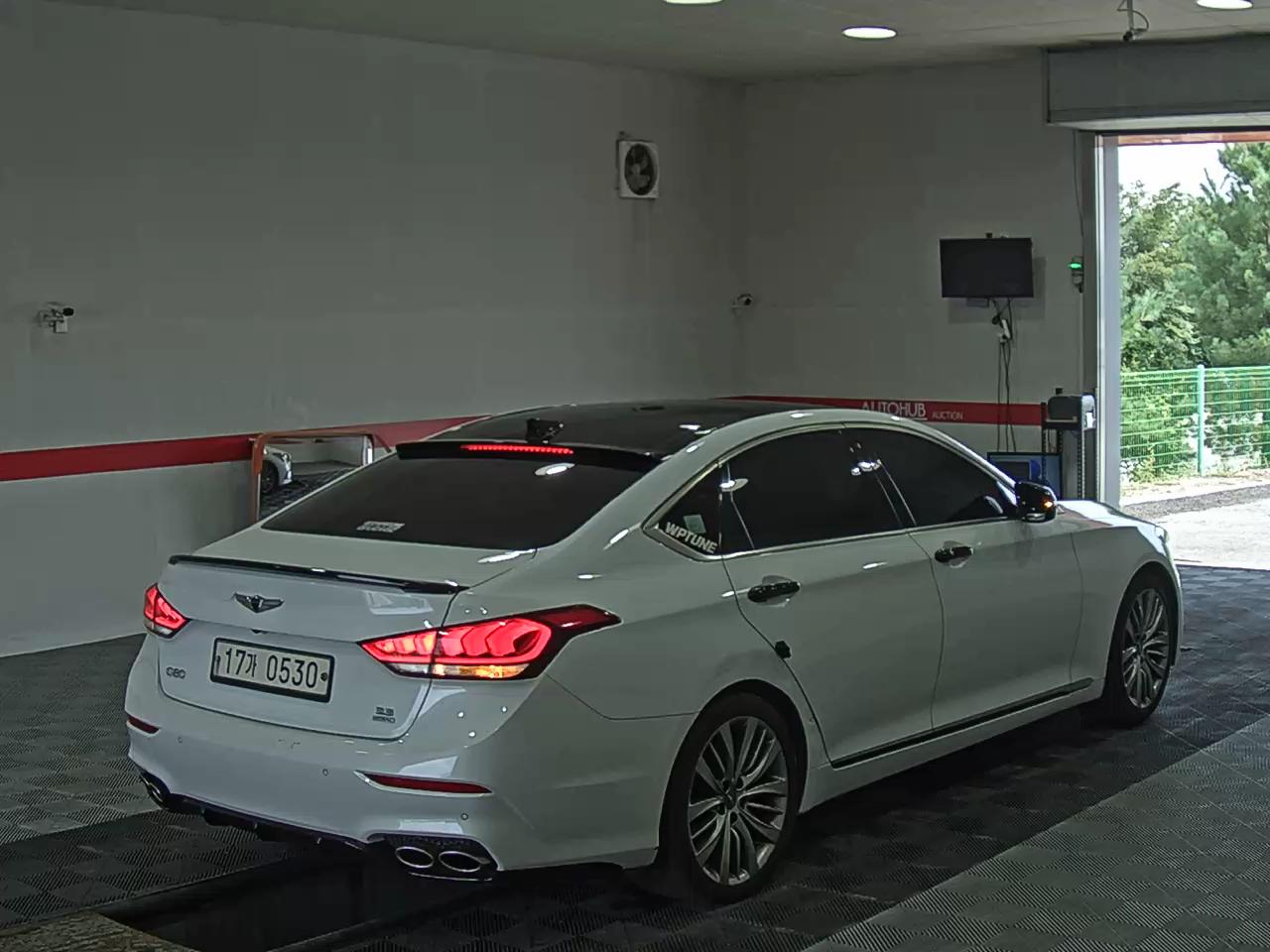 هيونداي جينيسيس Dh G330 دفع كلي بريميوم 2016 دفع رباعي بريميوم