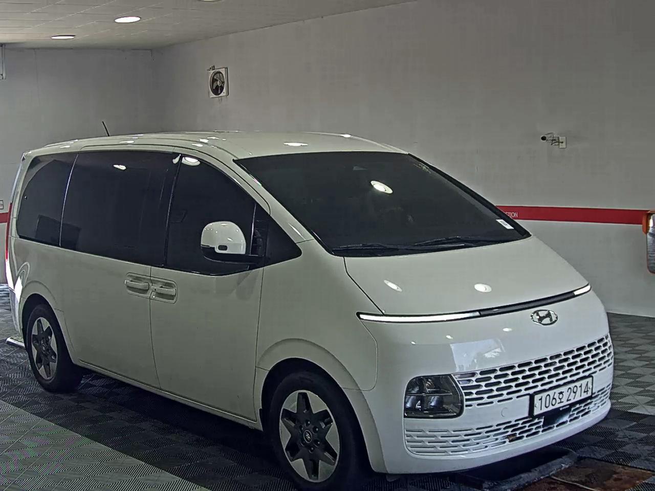 هيونداي ستاريا 2022 MODERN