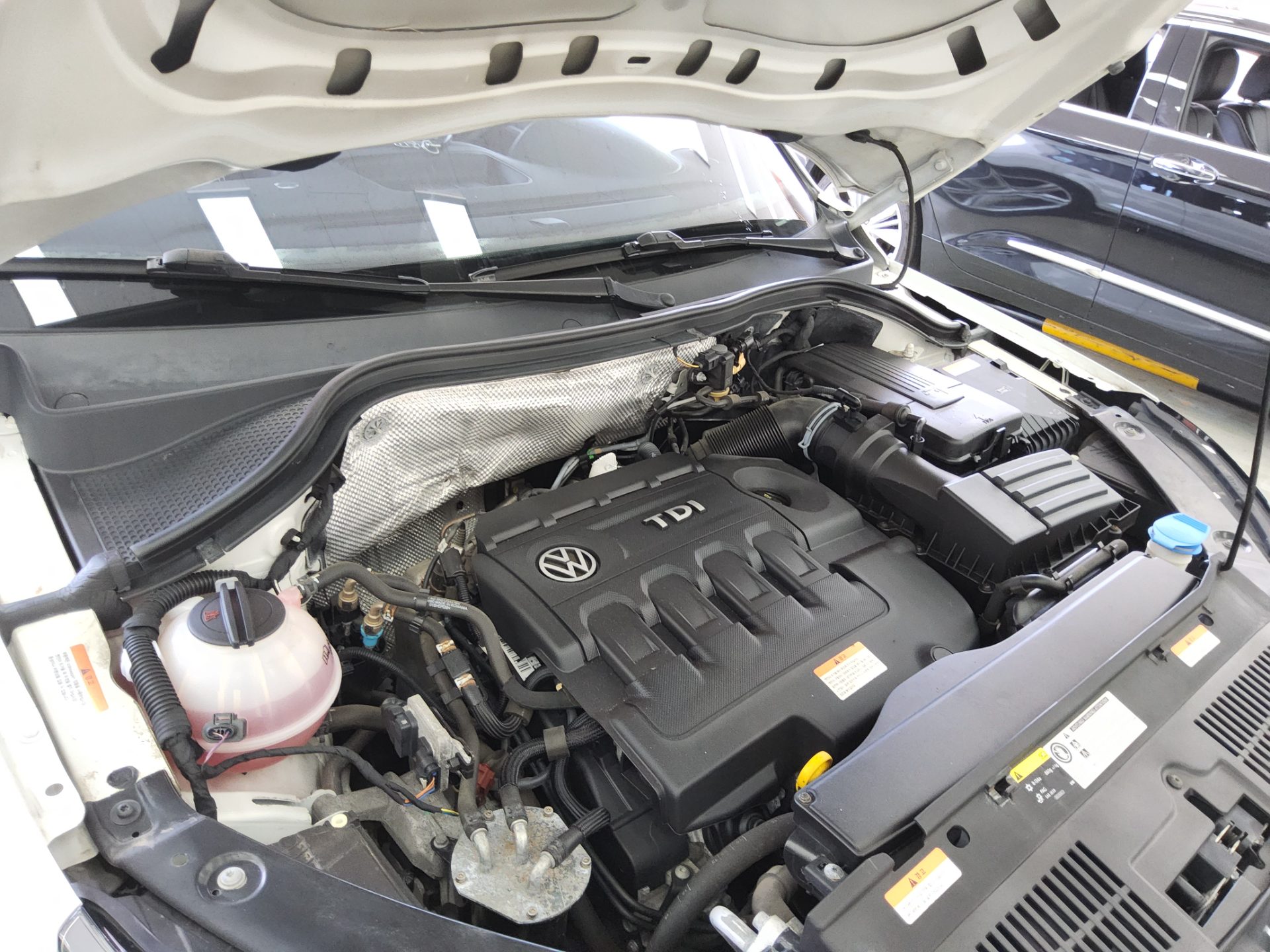 فولكس فاجن تيجوان 2.0 TDI Bluemotion R Line 2016 LINE