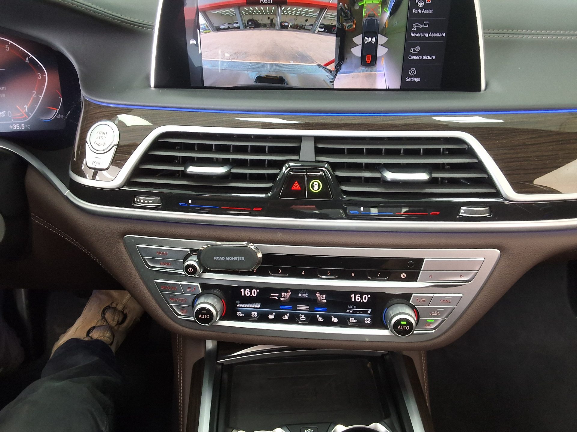 بي إم دبليو 7 Series (6Th Gen) 740Li إكس درايف Design Pure Excellence 2022 740Li