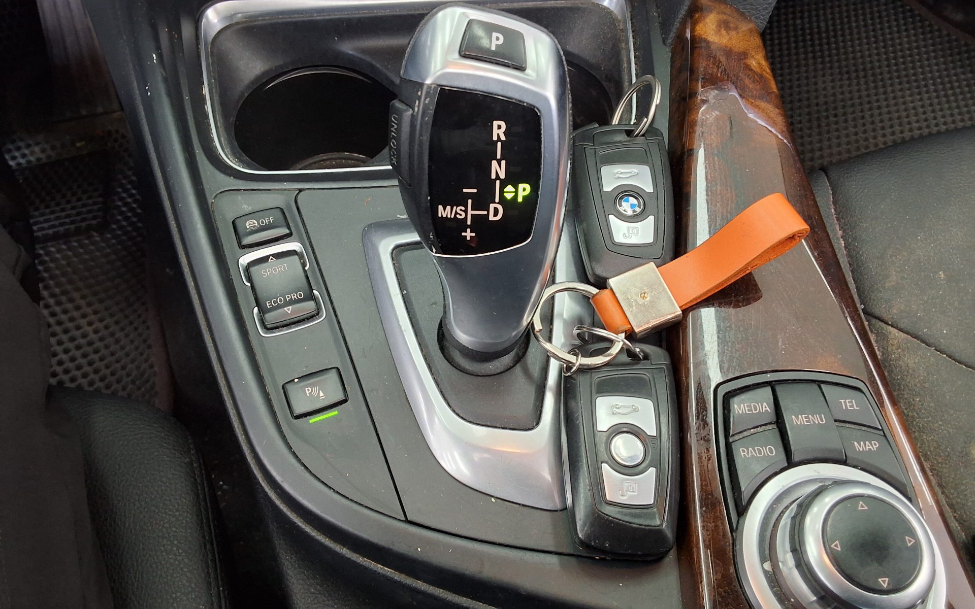 بي إم دبليو 3 Series (6Th Gen) 320D 2013 320d