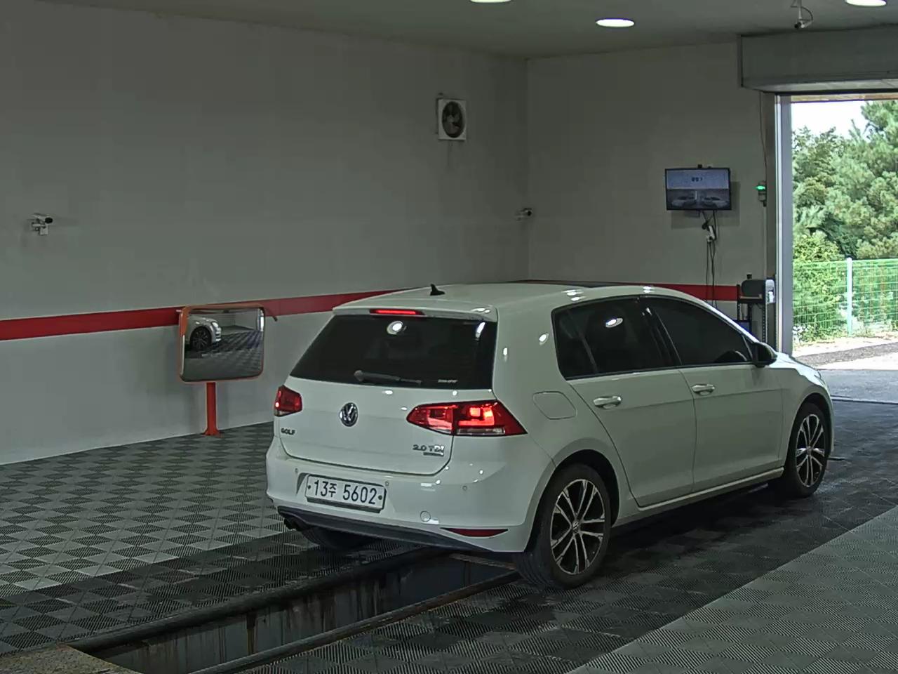 فولكس فاجن جولف (7Th Gen) 2.0 TDI بريميوم 2014 بريميوم