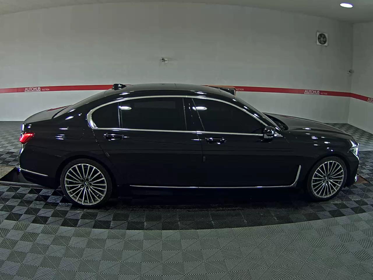 بي إم دبليو 7 Series (6Th Gen) 740Li إكس درايف Design Pure Excellence 2022 740Li