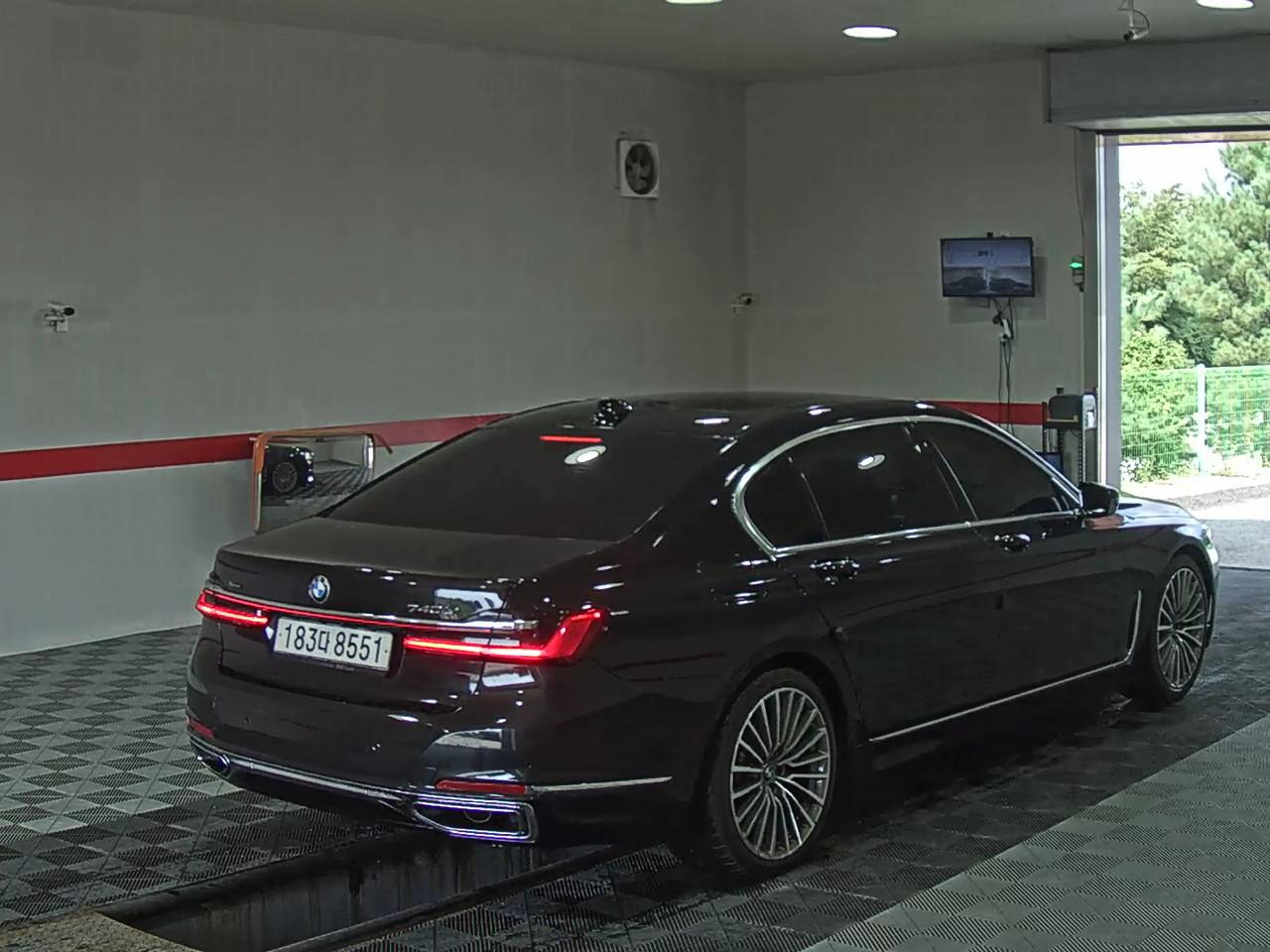 بي إم دبليو 7 Series (6Th Gen) 740Li إكس درايف Design Pure Excellence 2022 740Li