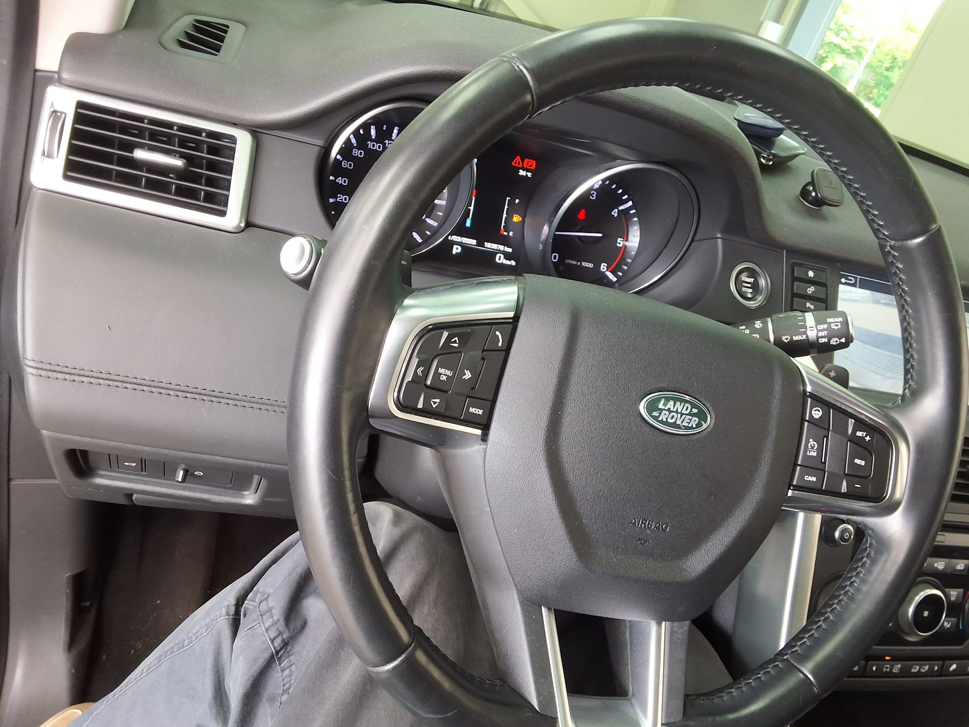 لاند روفر Rover Discovery Sport 2.2 Sd4 Hse لكجري 2015 SPORT فاخر