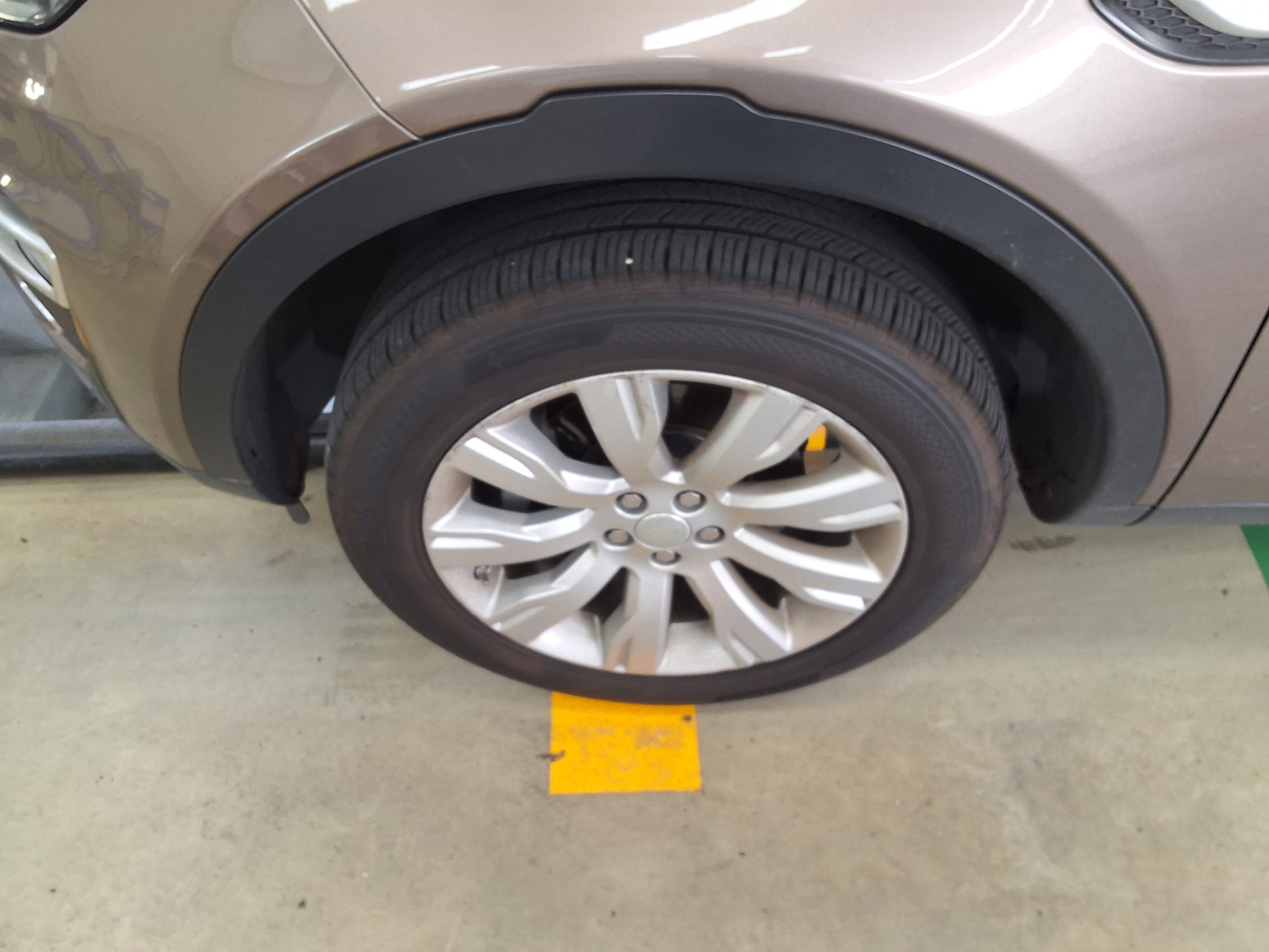 لاند روفر Rover Discovery Sport 2.2 Sd4 Hse لكجري 2015 SPORT فاخر