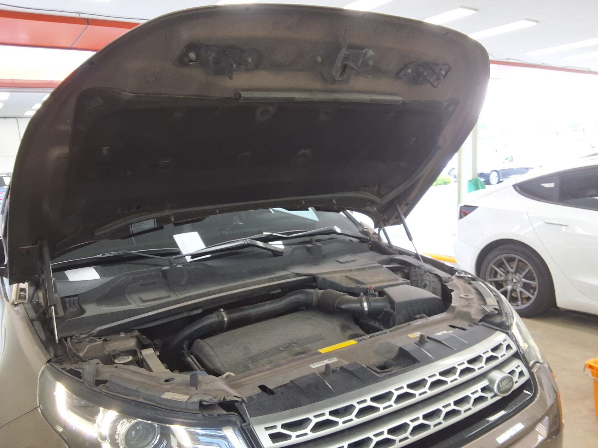 لاند روفر Rover Discovery Sport 2.2 Sd4 Hse لكجري 2015 SPORT فاخر
