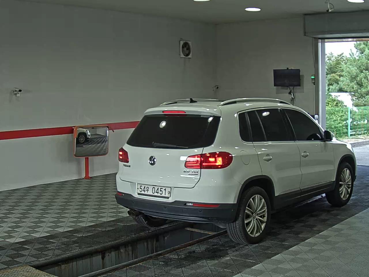 فولكس فاجن تيجوان 2.0 TDI Bluemotion بريميوم 2016 بريميوم