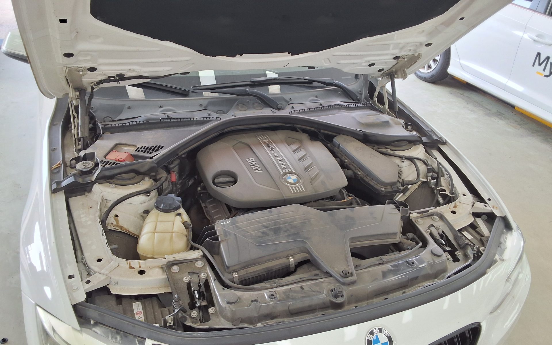 بي إم دبليو 3 Series (6Th Gen) 320D 2012 320d