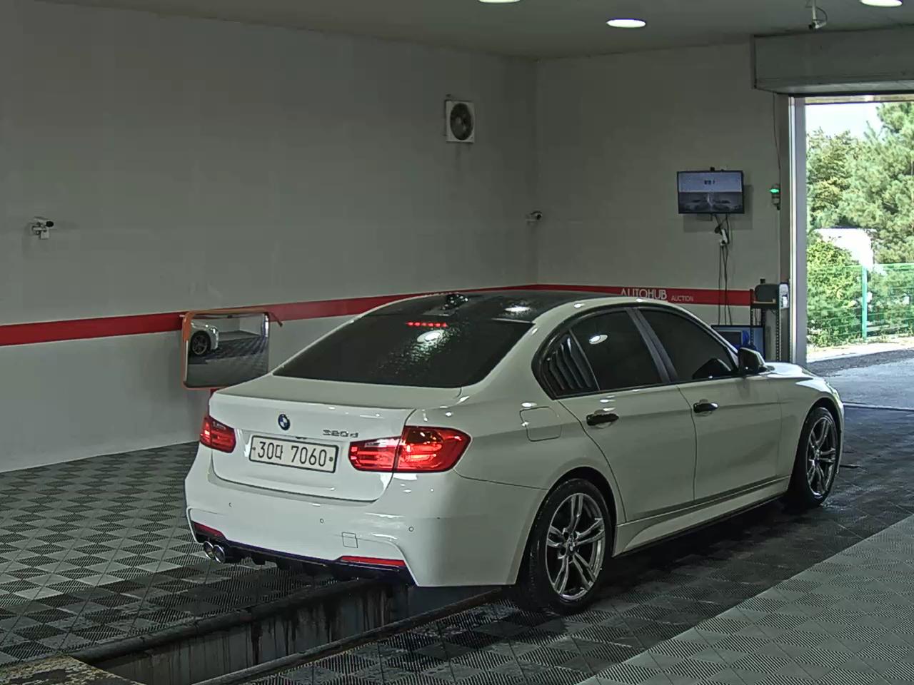 بي إم دبليو 3 Series (6Th Gen) 320D 2012 320d