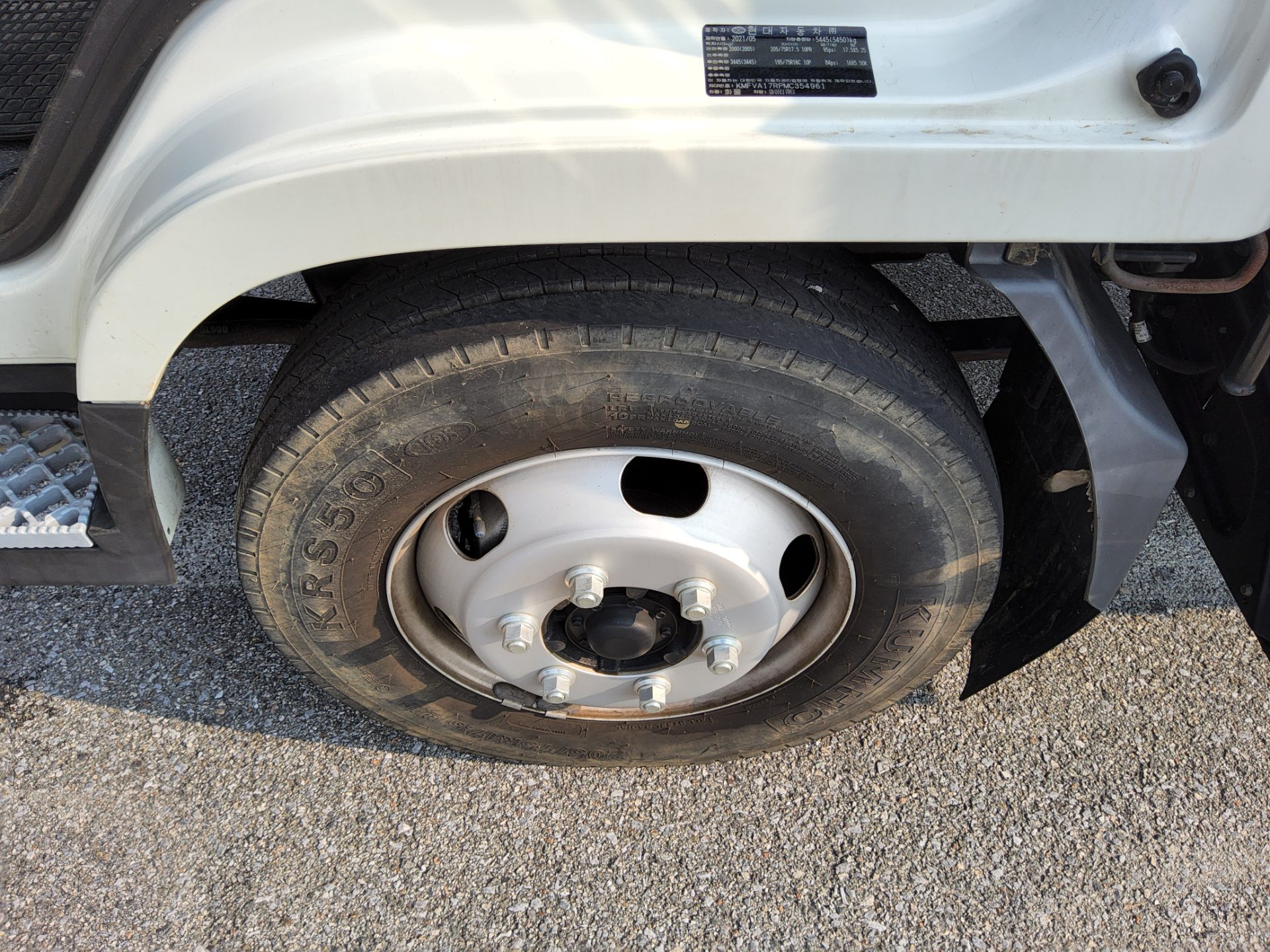 هيونداي الجديد كليا Mighty 2.5 طن Narrow Cab طويل Wheelbase منخفض Deck 2021 طويل المدى