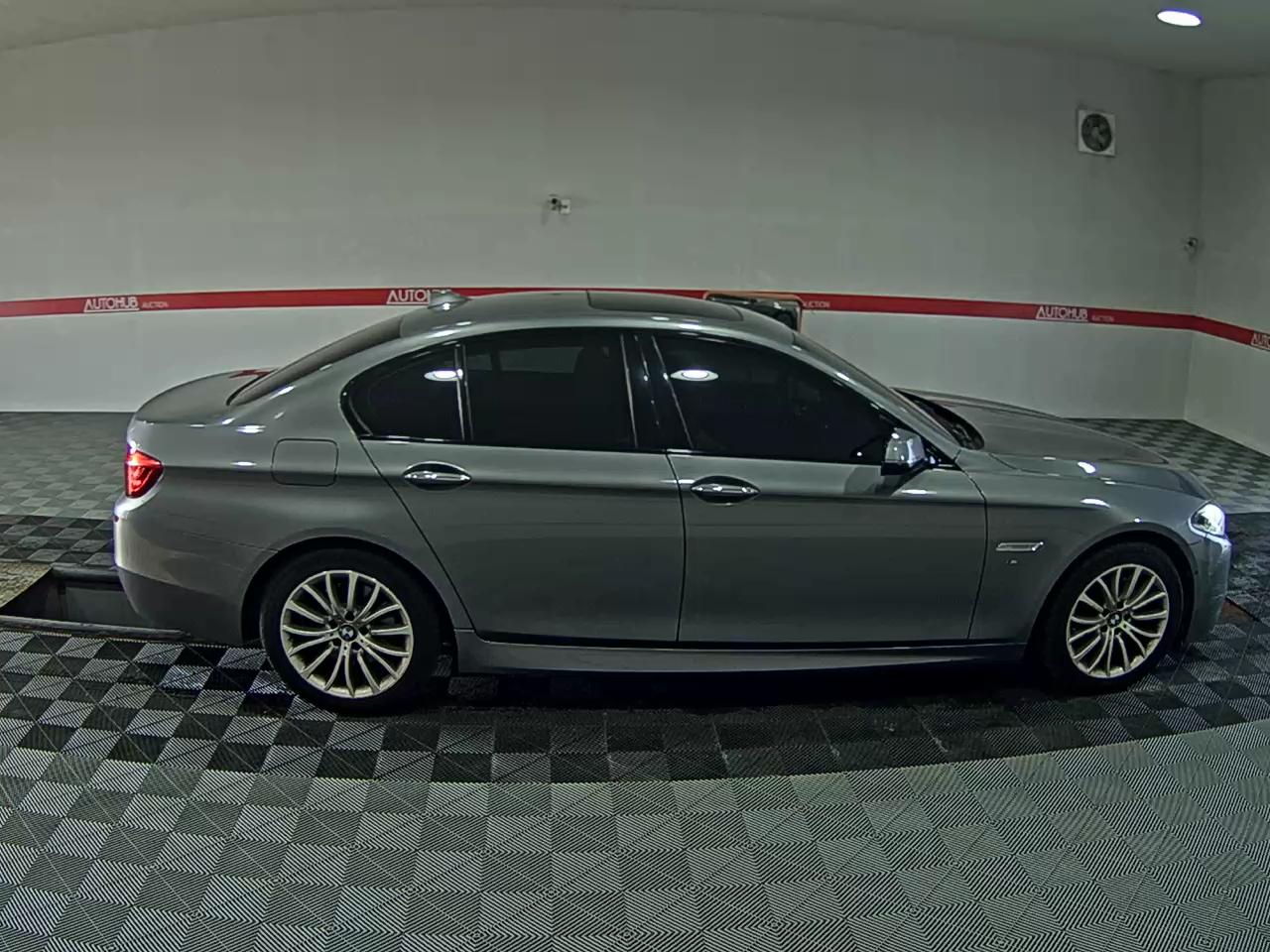 بي إم دبليو 5 Series (6Th Gen) 520D M Aerodynamic 2016 520d