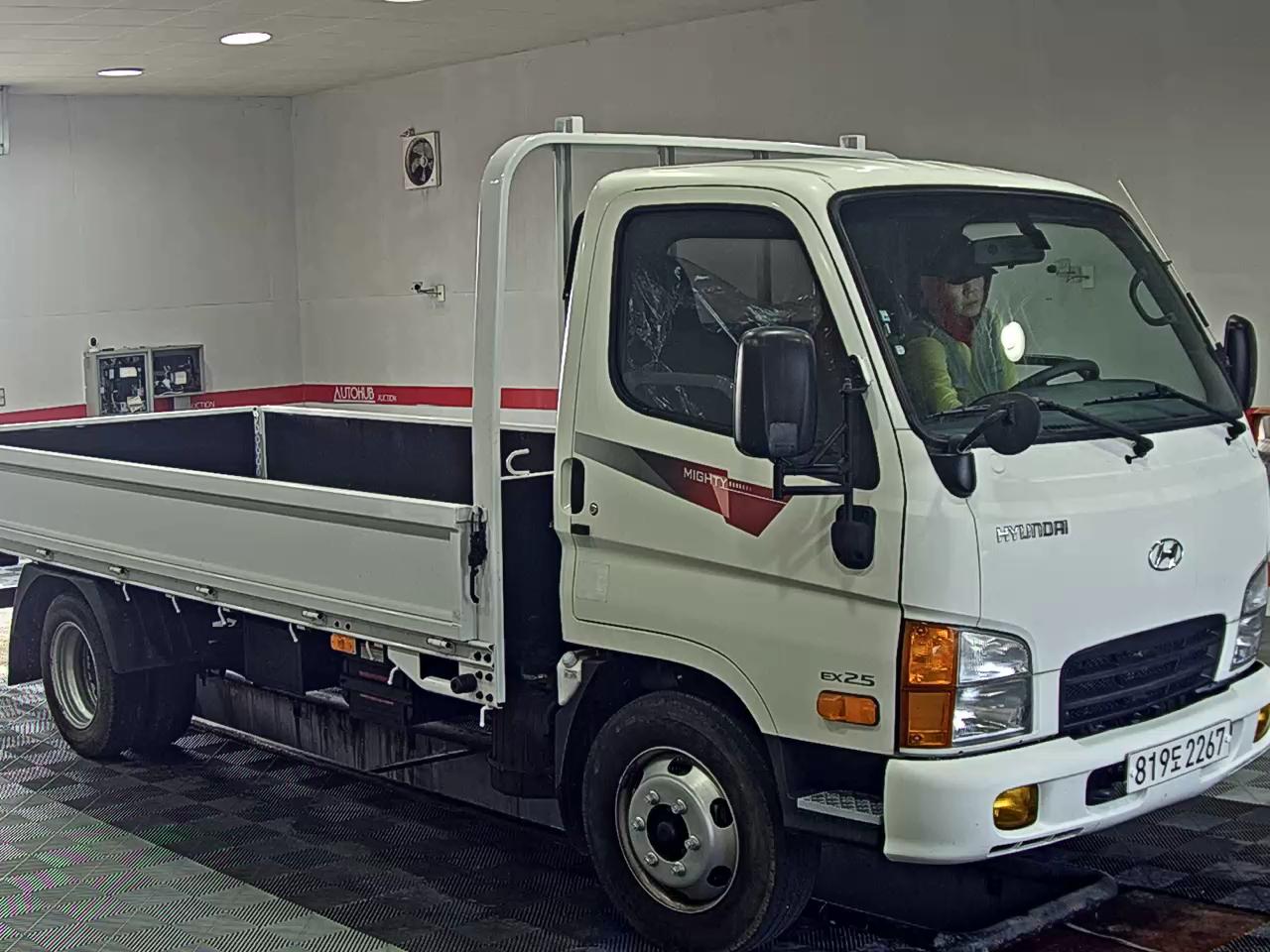 هيونداي الجديد كليا Mighty 2.5 طن Narrow Cab طويل Wheelbase منخفض Deck 2021 طويل المدى