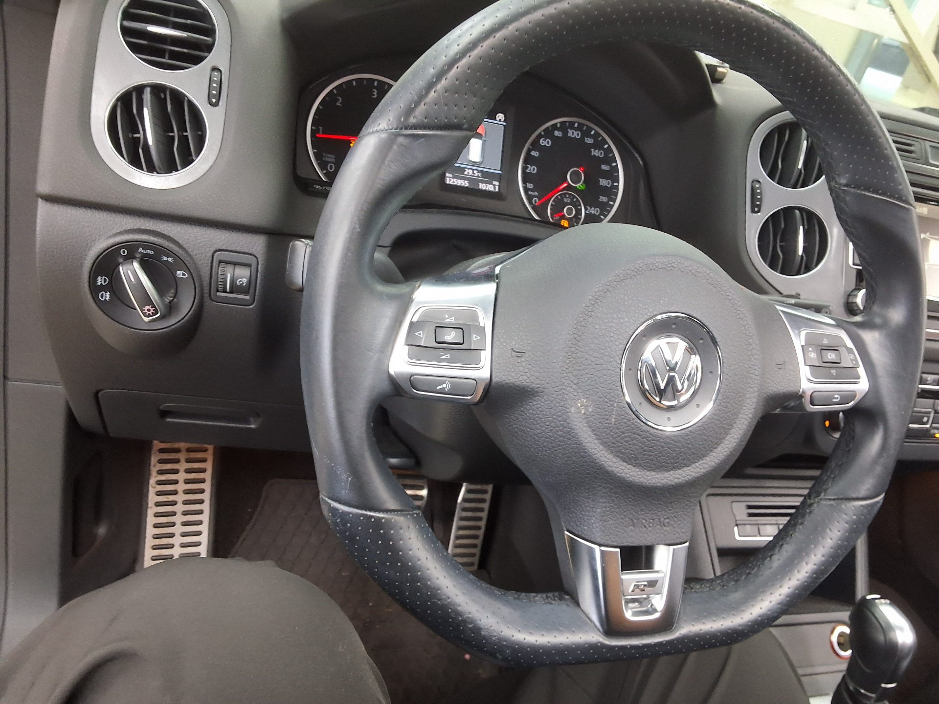 فولكس فاجن تيجوان 2.0 TDI Bluemotion R Line 2014 LINE
