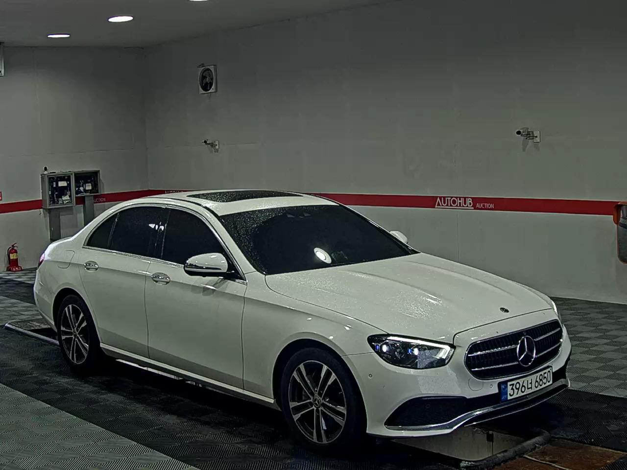 مرسيدس بنز E Class (5Th Gen) E350 فورماتيك Avantgarde 2021 4MATIC