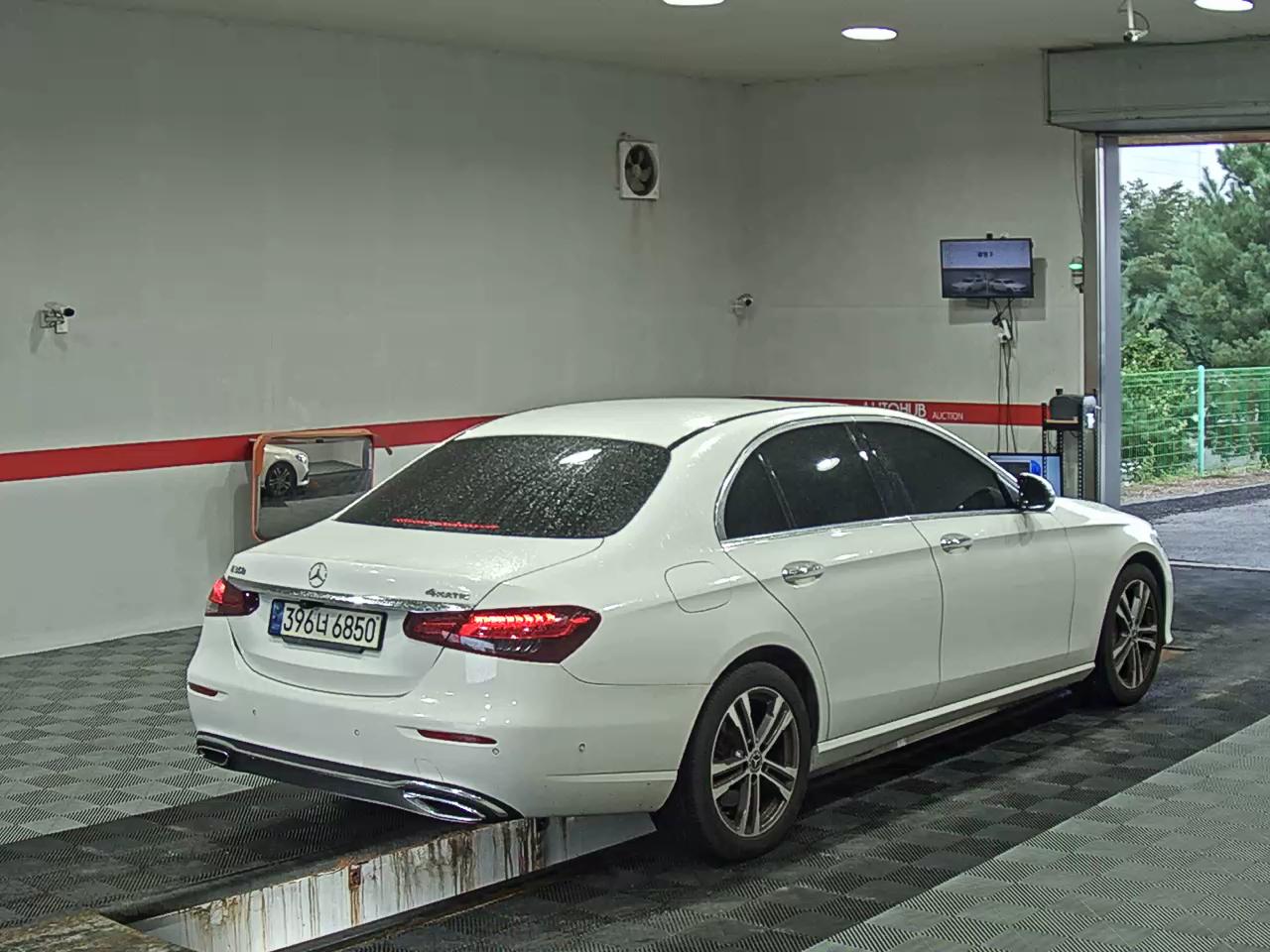 مرسيدس بنز E Class (5Th Gen) E350 فورماتيك Avantgarde 2021 4MATIC