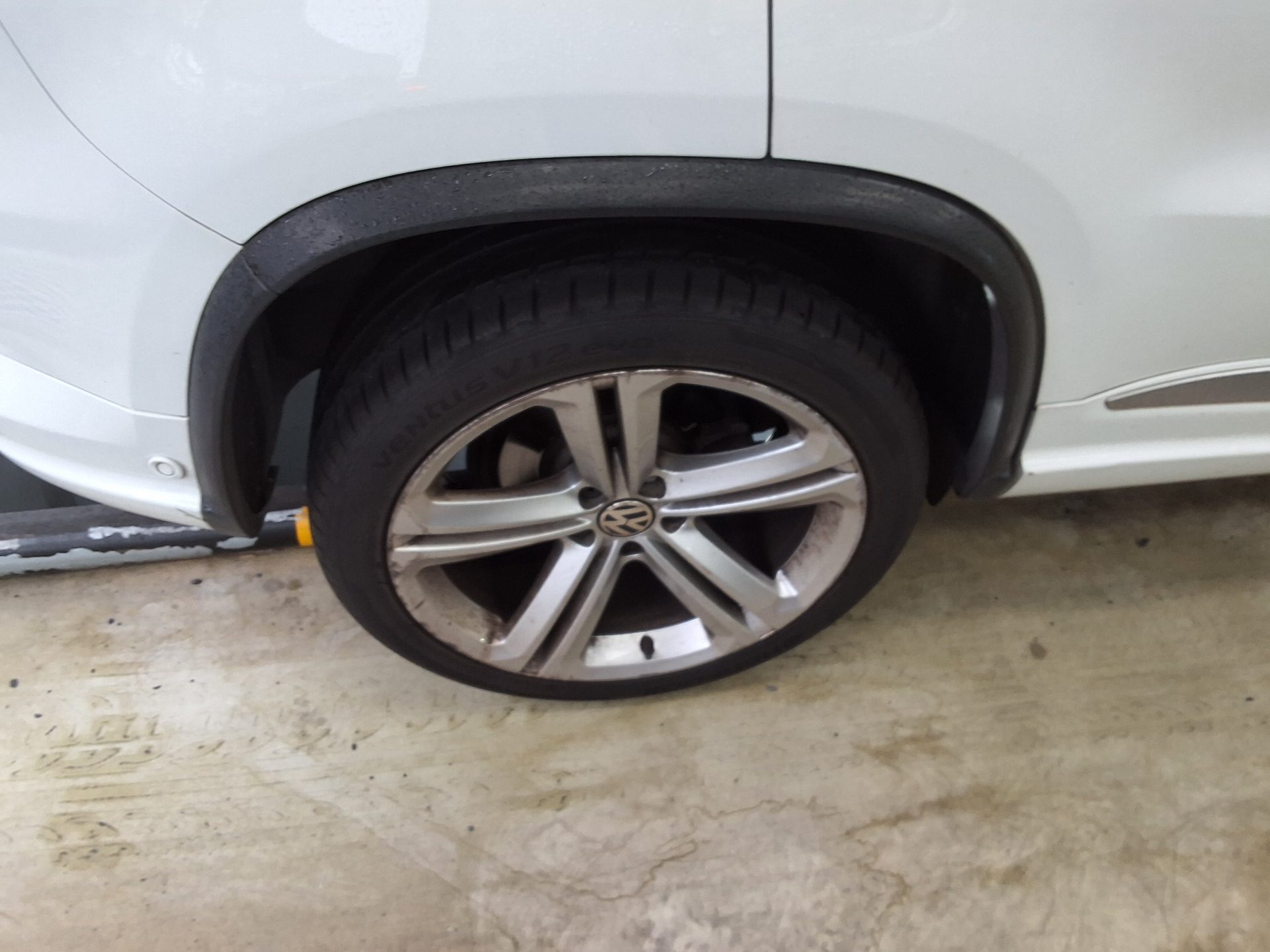 فولكس فاجن تيجوان 2.0 TDI Bluemotion R Line 2014 LINE