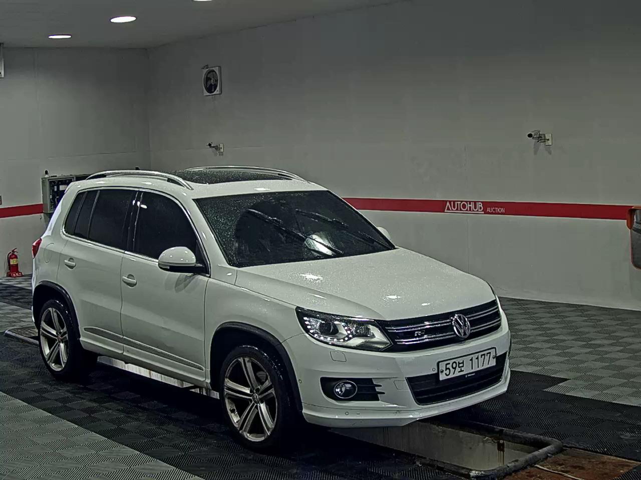 فولكس فاجن تيجوان 2.0 TDI Bluemotion R Line 2014 LINE