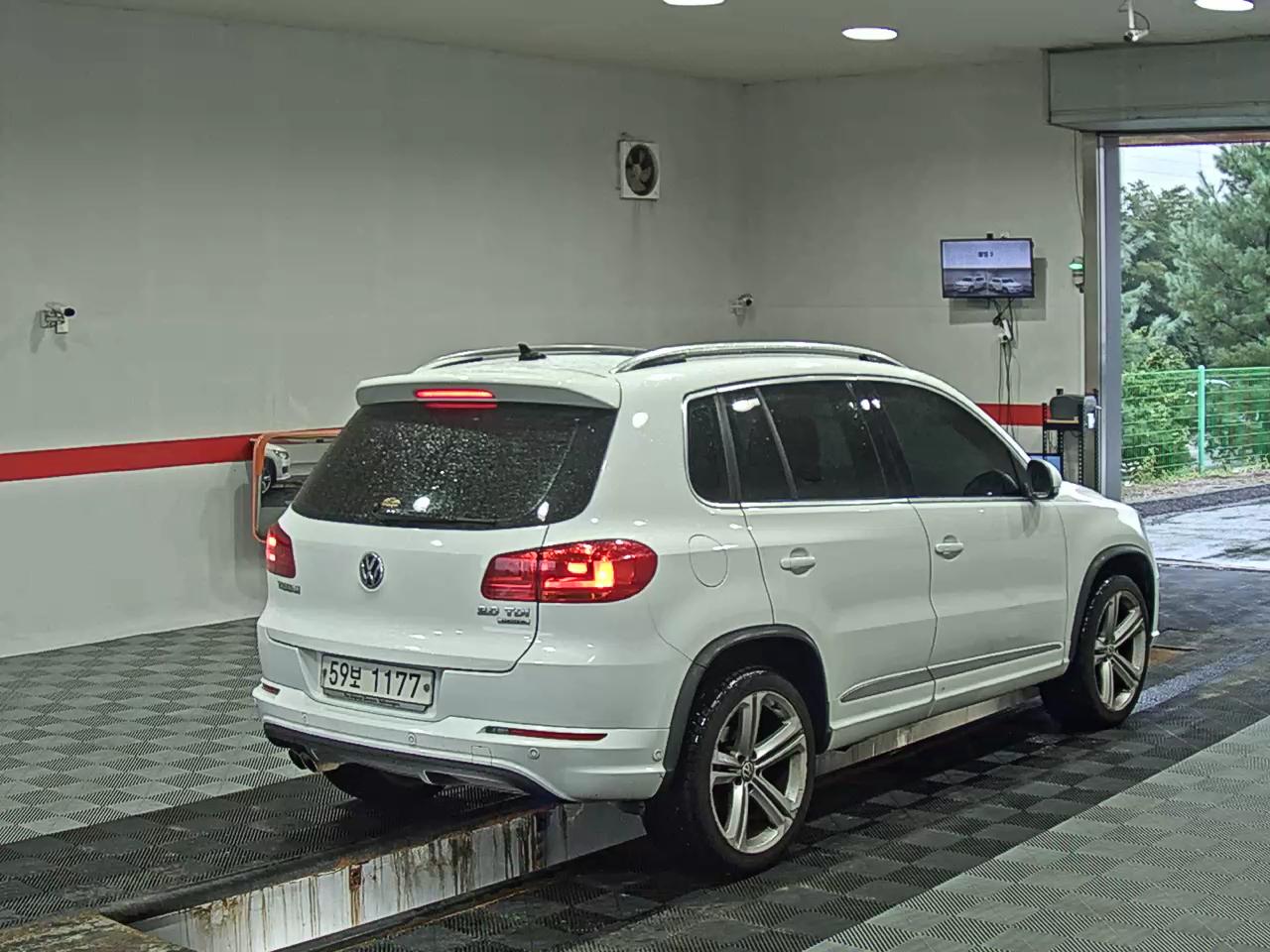 فولكس فاجن تيجوان 2.0 TDI Bluemotion R Line 2014 LINE