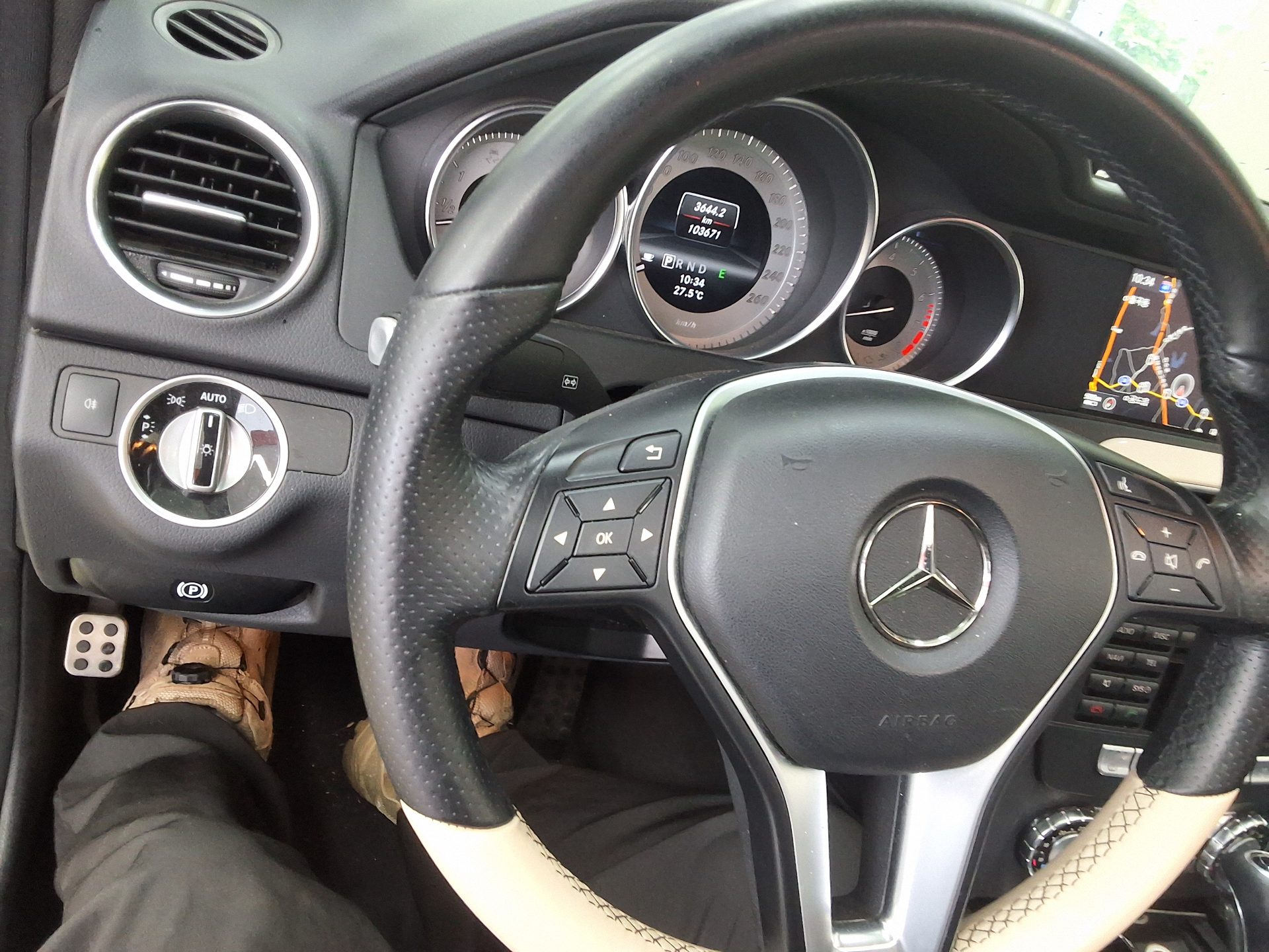 مرسيدس بنز C Class (3Rd Gen) C200 Avantgarde ستايل Pack 2013 STYLE