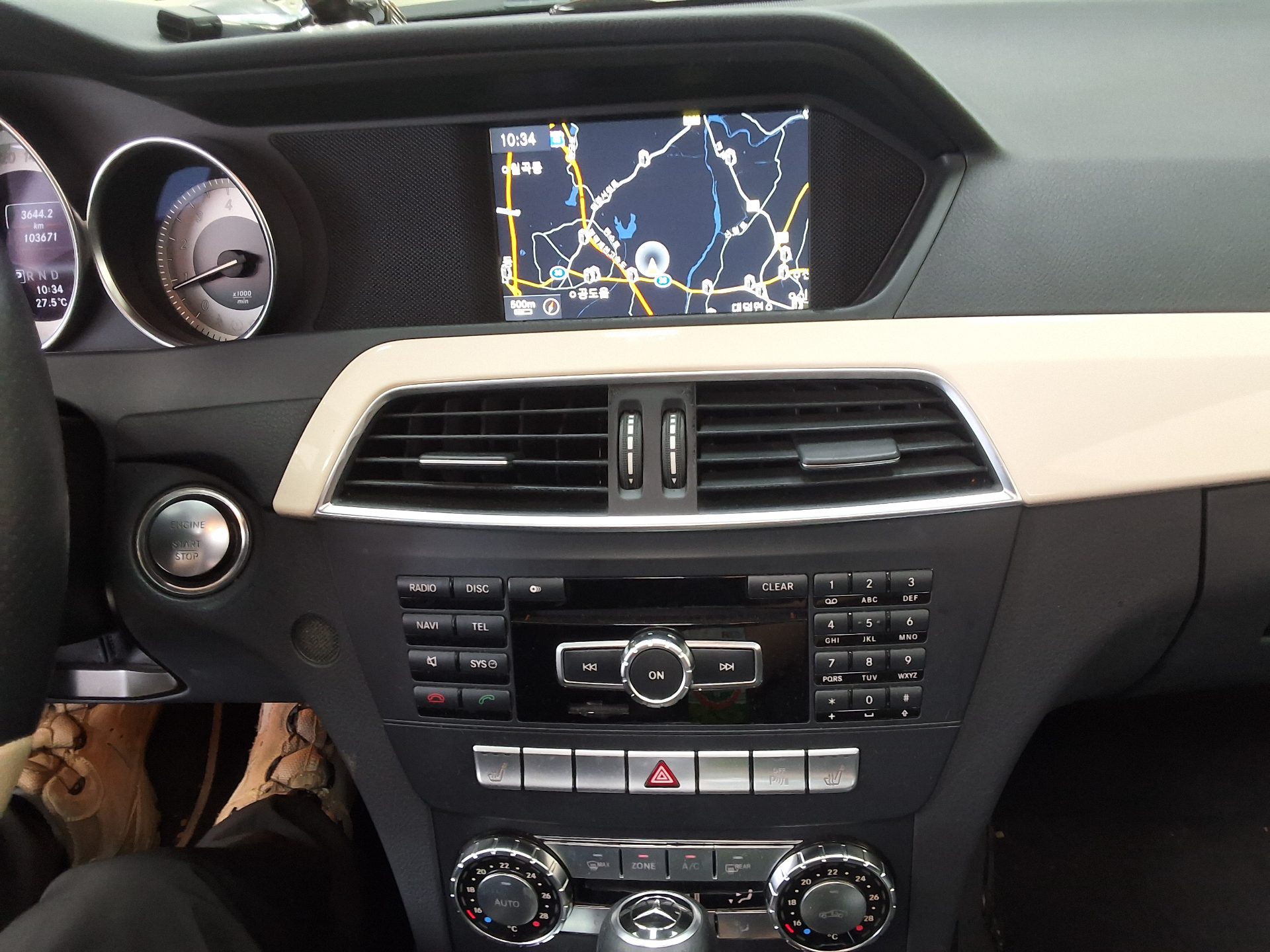 مرسيدس بنز C Class (3Rd Gen) C200 Avantgarde ستايل Pack 2013 STYLE