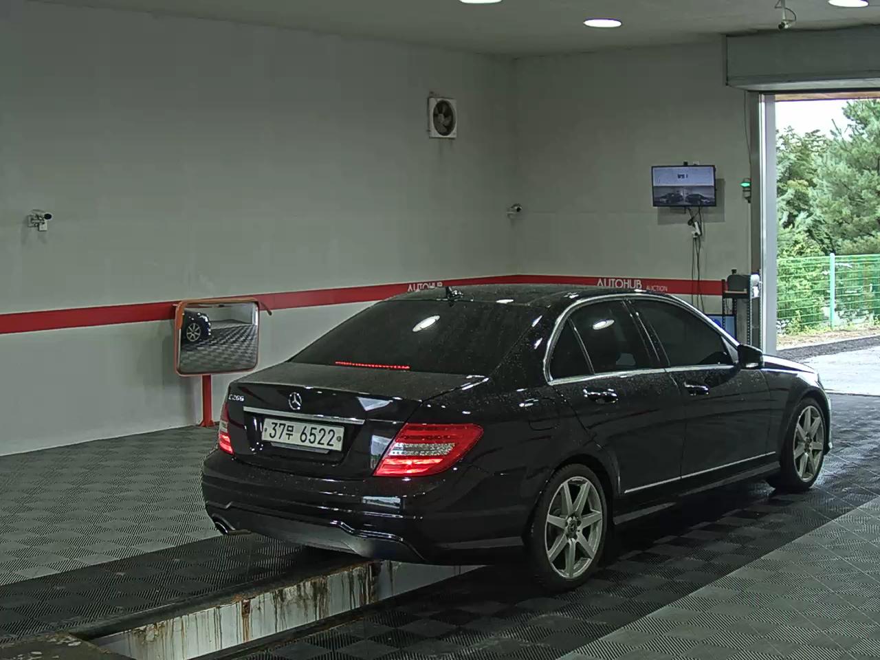 مرسيدس بنز C Class (3Rd Gen) C200 Avantgarde ستايل Pack 2013 STYLE