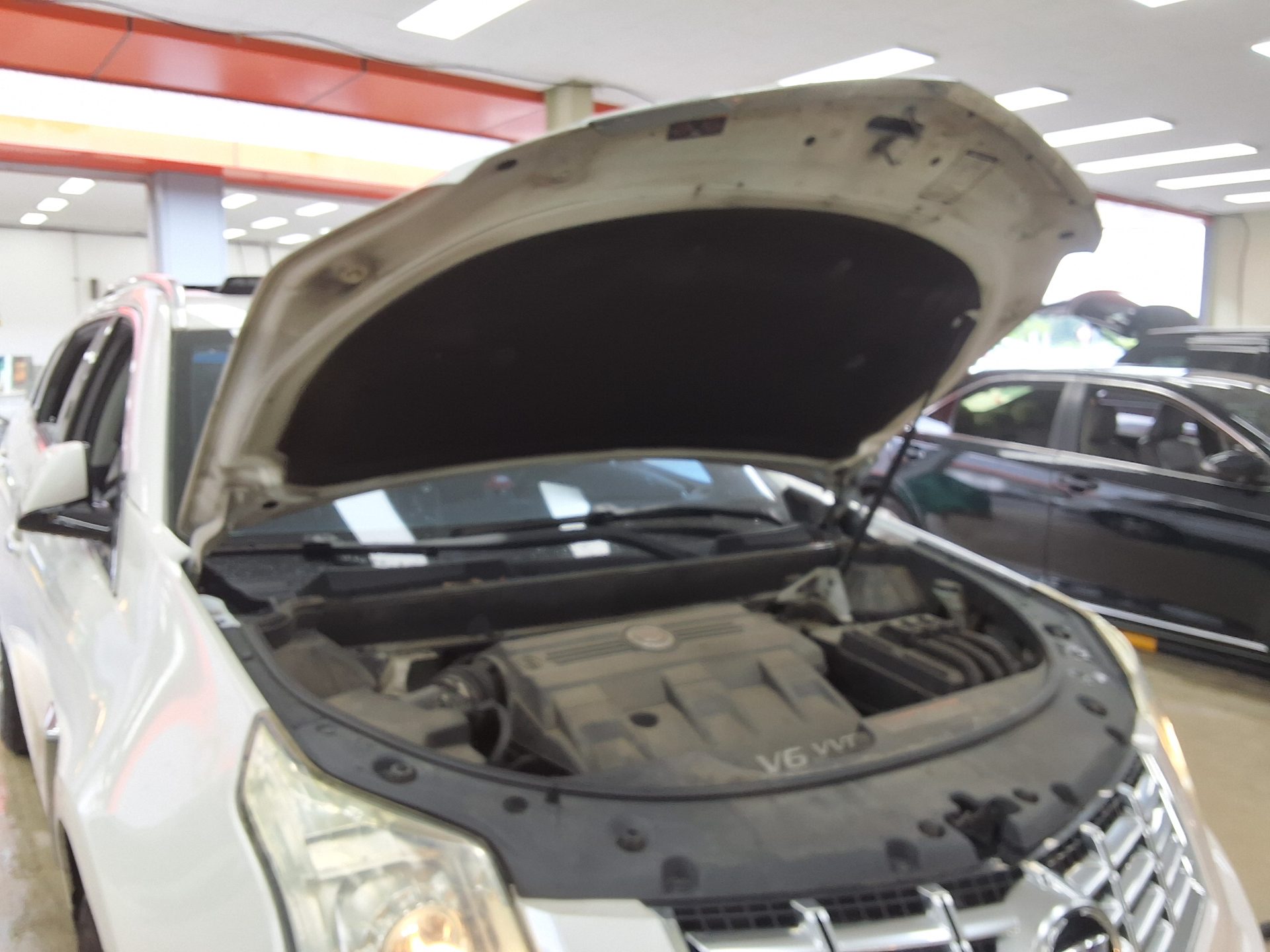كاديلاك Srx (2Nd Gen) 3.0 V6 لكجري 2015 فاخر