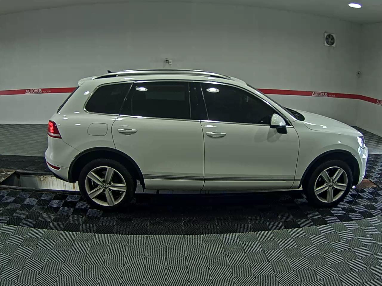 فولكس فاجن جديد طوارق (2Nd Gen) 3.0 V6 TDI Bluemotion 2013