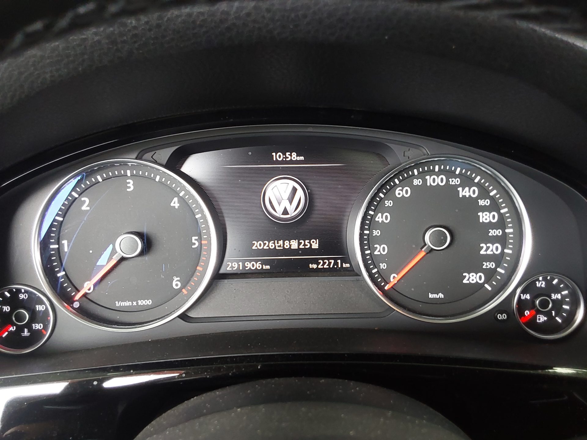 فولكس فاجن جديد طوارق (2Nd Gen) 3.0 V6 TDI Bluemotion 2014