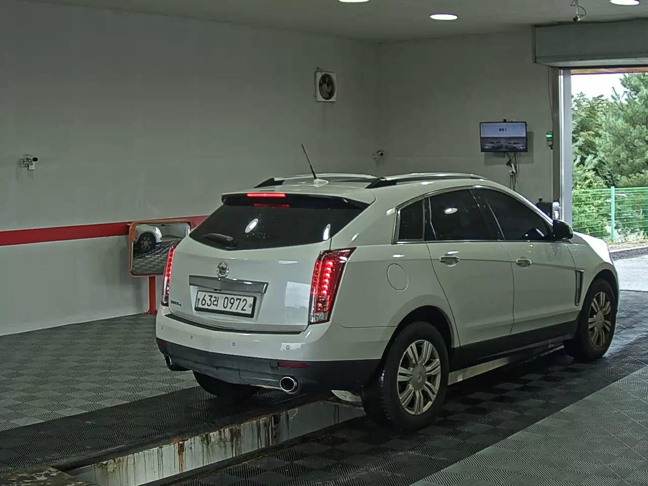 كاديلاك Srx (2Nd Gen) 3.0 V6 لكجري 2015 فاخر
