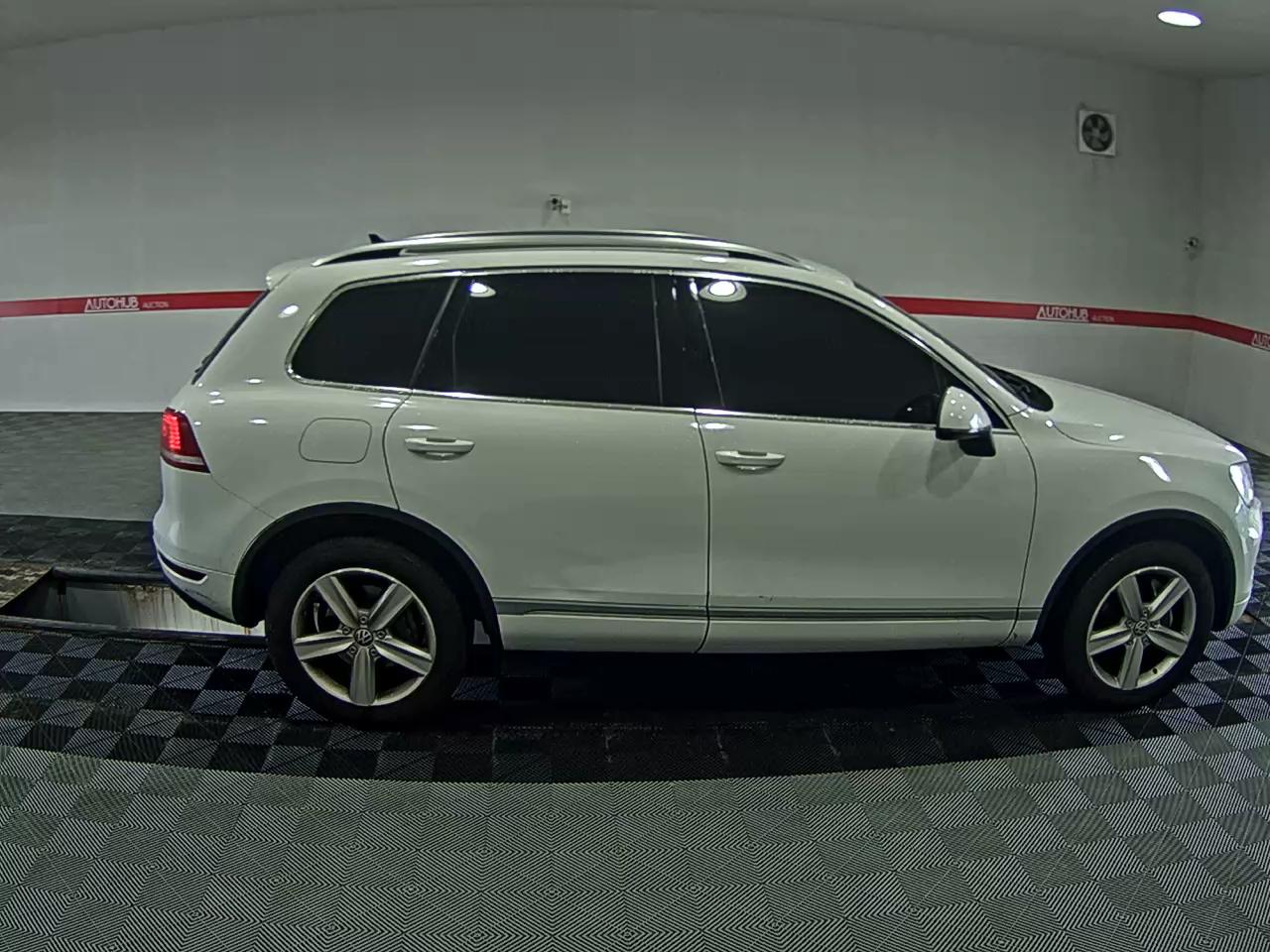 فولكس فاجن جديد طوارق (2Nd Gen) 3.0 V6 TDI Bluemotion 2014