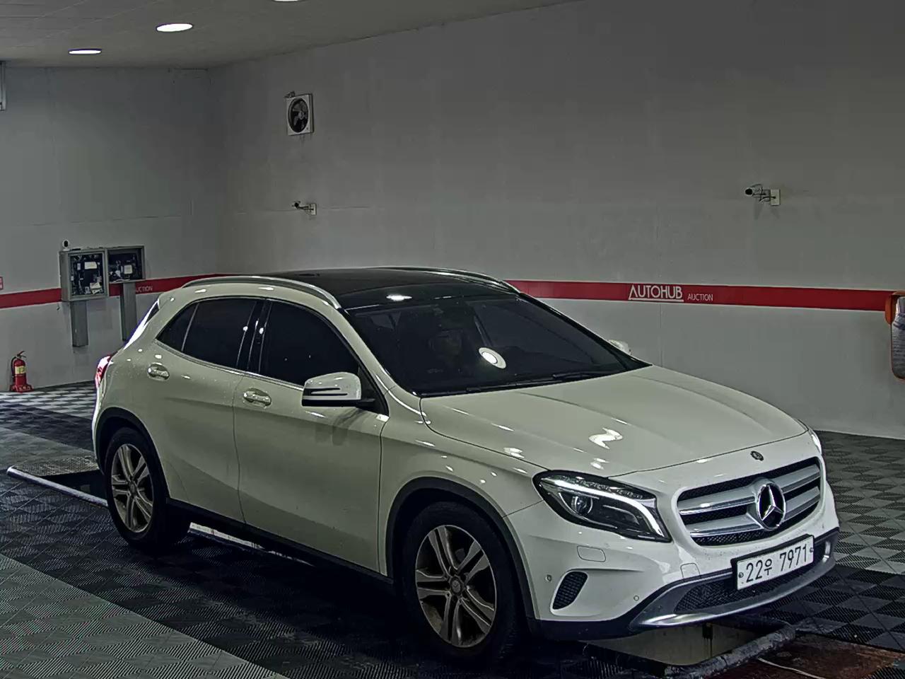 مرسيدس بنز جي إل إيه Class جي إل إيه 200 Cdi فورماتيك 2015 4MATIC