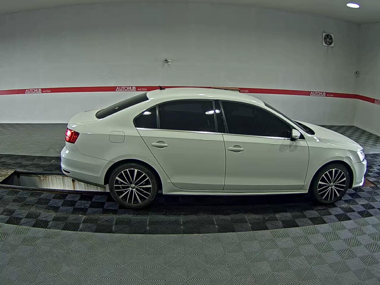 فولكس فاجن جيتا (6Th Gen) 2.0 TDI Bluemotion 2015