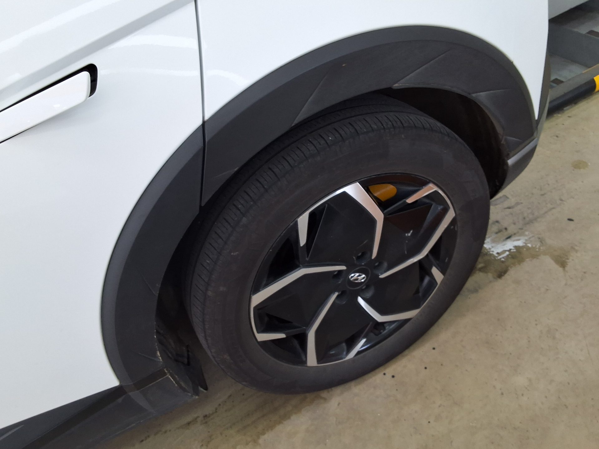هيونداي أيونيك 2023 EV طويل المدى