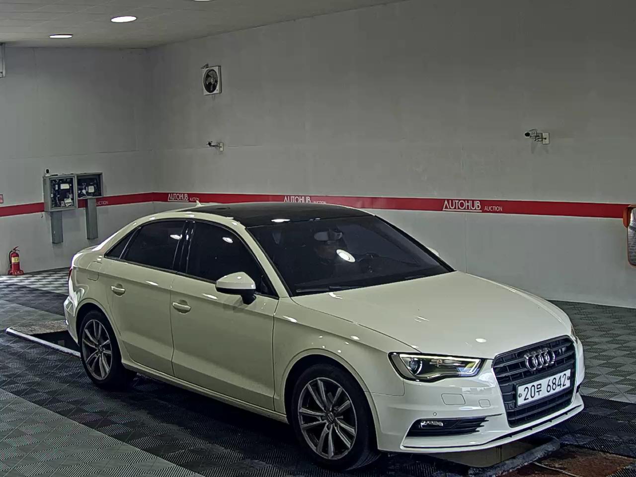 أودي إيه 3 (3Rd Gen) 2.0 TDI Dynamic 2014