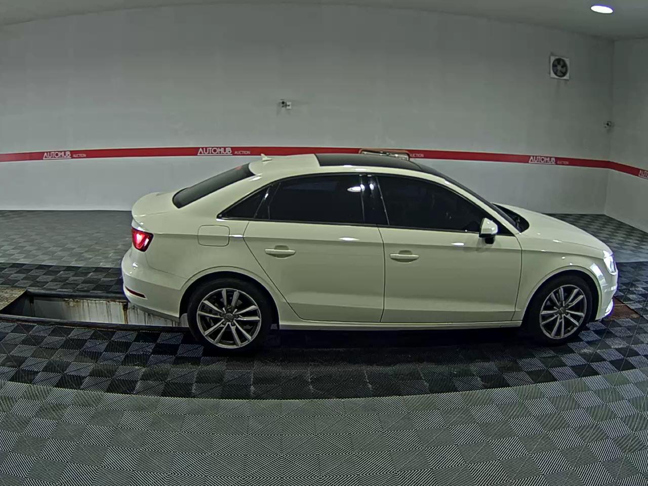 أودي إيه 3 (3Rd Gen) 2.0 TDI Dynamic 2014
