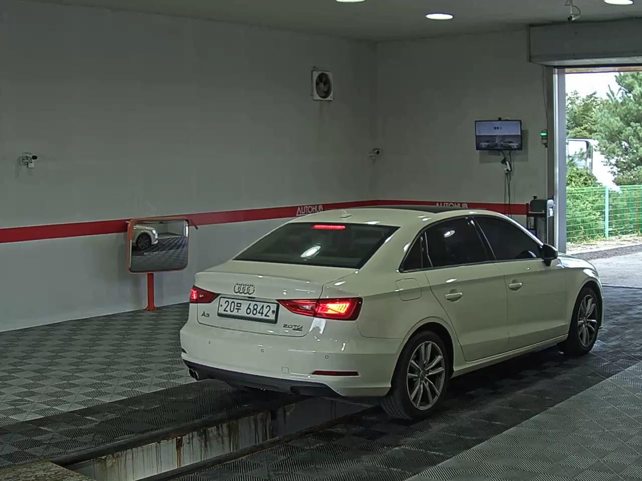 أودي إيه 3 (3Rd Gen) 2.0 TDI Dynamic 2014