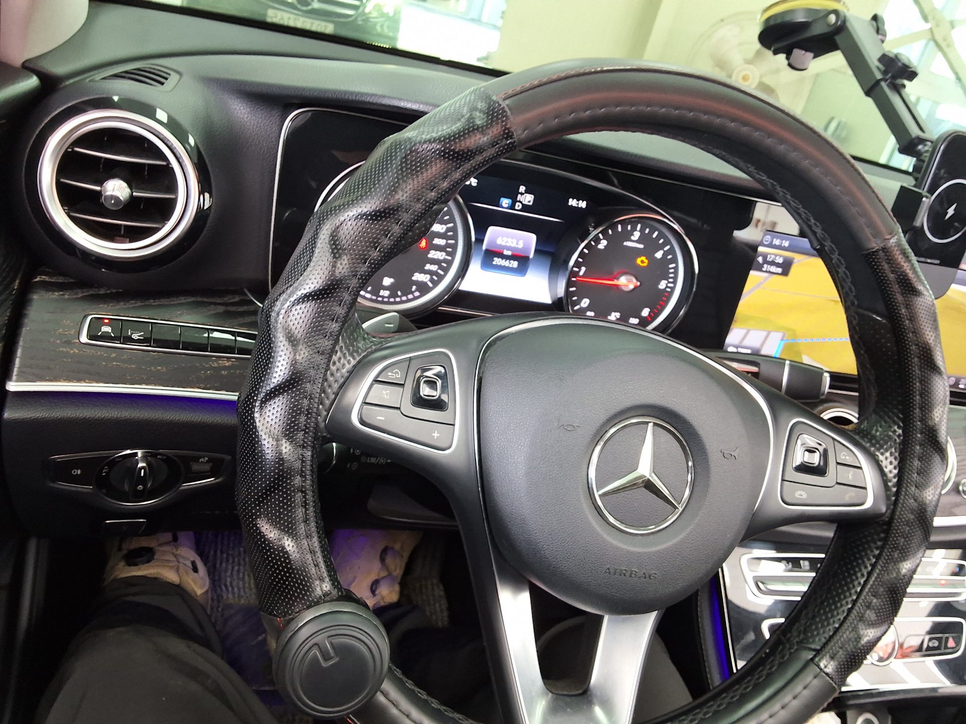 مرسيدس بنز E Class (5Th Gen) E220D Avantgarde 2018 E220d