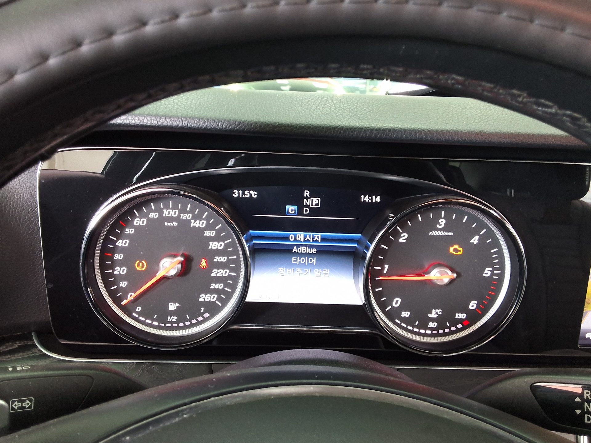 مرسيدس بنز E Class (5Th Gen) E220D Avantgarde 2018 E220d
